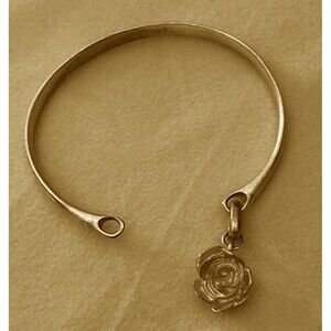 Kendra Scott Gold Tone Bracelet and Rose Charm